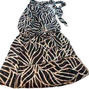 White House Black Market Tiered Keyhole Tie Neck Halter Dress